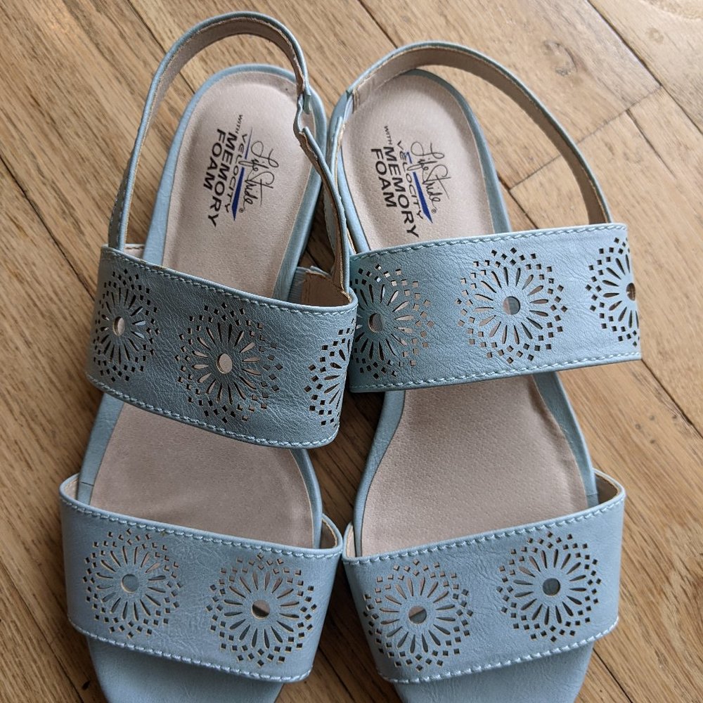 Life Stride Woman's Sandals